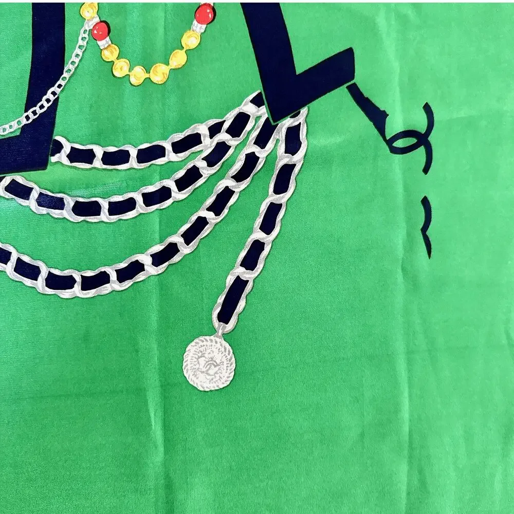 VINTAGE CHANEL SILHOUETTE PORTRAIT SCARF GREEN NAVY